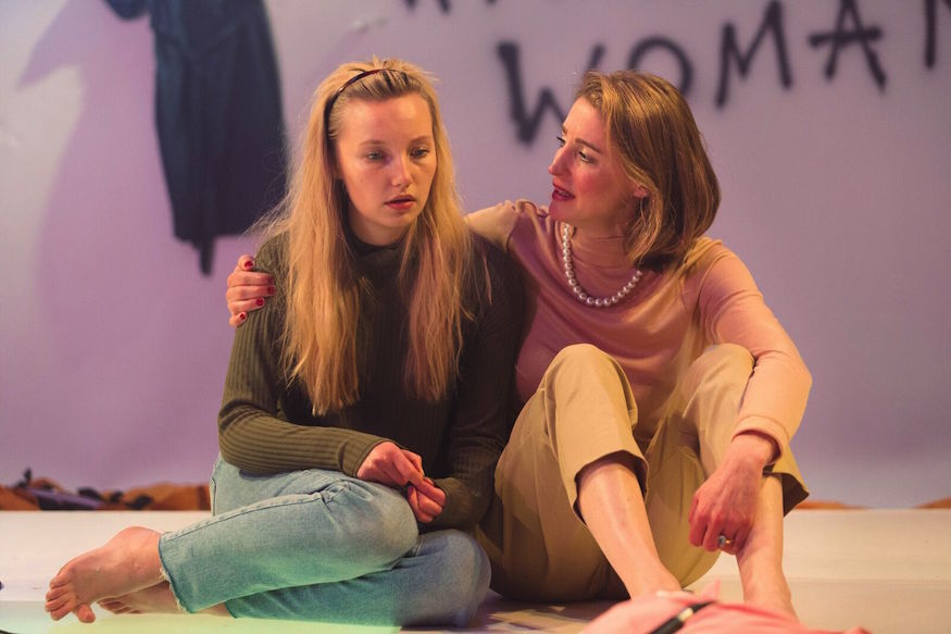 The Devil With The Blue Dress Is A Witty Take On The Lewinsky Scandal