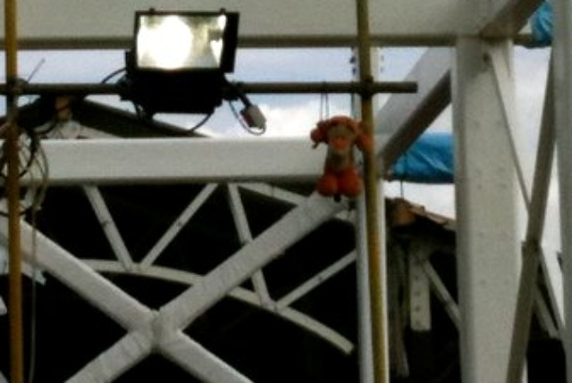 tiggerhangs.JPG
