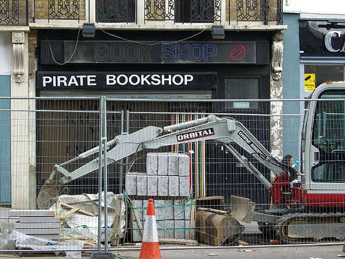 piratebookshop.jpg