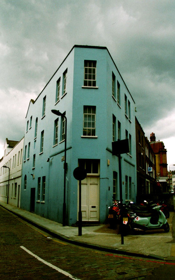 10630_bluehouse.jpg