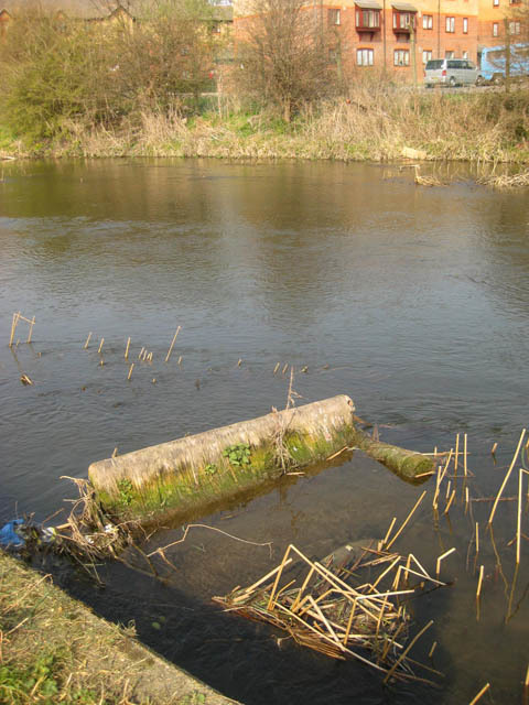 A series of water courses and bridges leads out to the River Lea, where we found this sunken living room. 