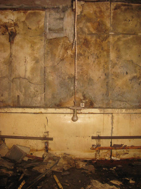 The BBC built a small studio within the bunker, allowing Churchill to address the nation from within. It was never used for such a purpose. Sound padding remains on the walls. 
