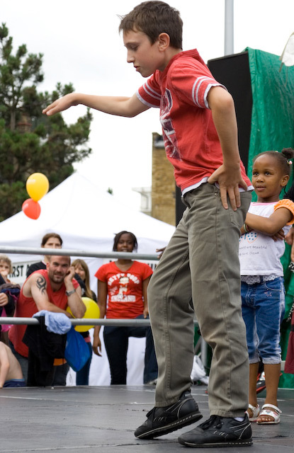 13587_1107gillet_kiddance.jpg