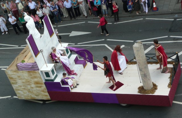 13595_italian-parade1.jpg