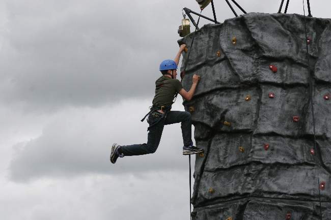 Climber by Zaspic