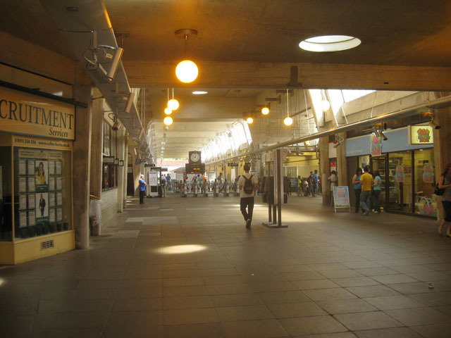 You know, Uxbridge Station is surprisingly attractive. 
