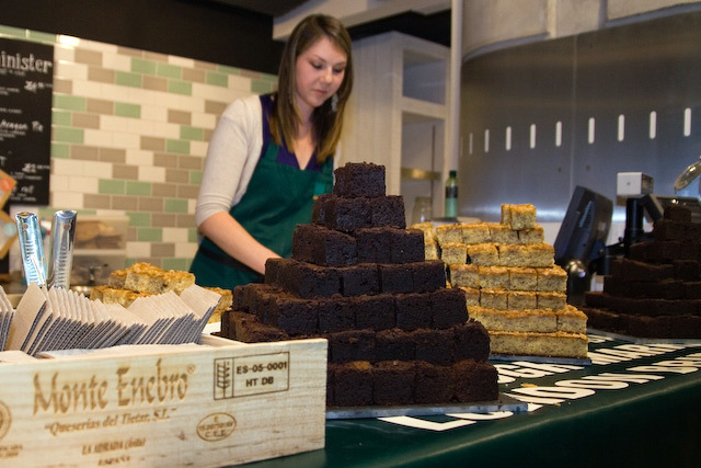 A pyramid of cakes 