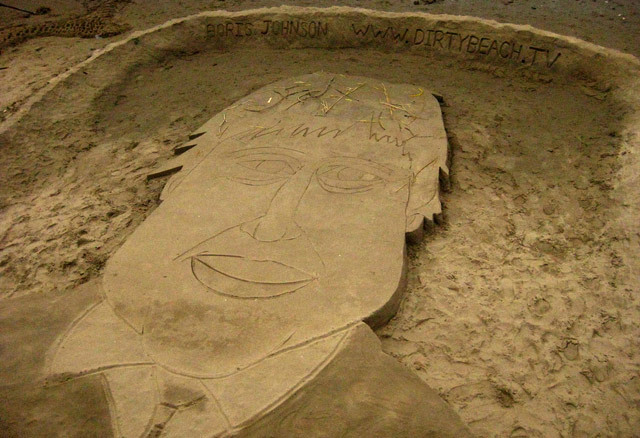 Boris in the sand (M@) 