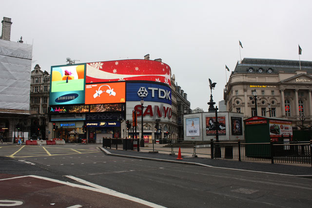 15730_deserted-piccadillyc.jpg