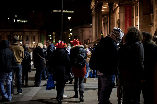 Crowds gather outside the National Gallery Photo / Tyla'75