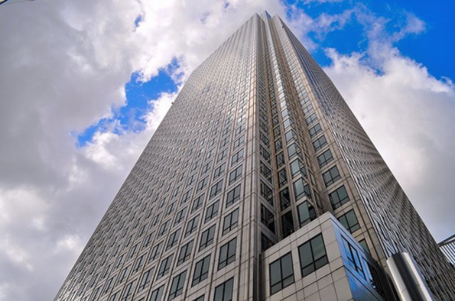 canarywharflookingup.jpg