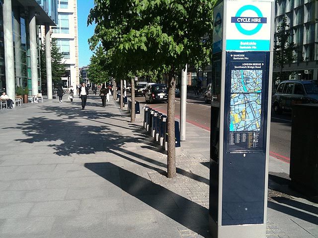 Note the familiar TfL roundel on the docking station