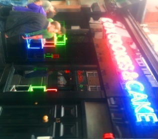 Neon: Cox, Cookies &amp; Cake