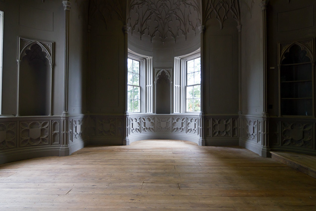 18944_strawberry_whiteroom.jpg