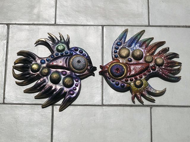 Two kissing fishes.