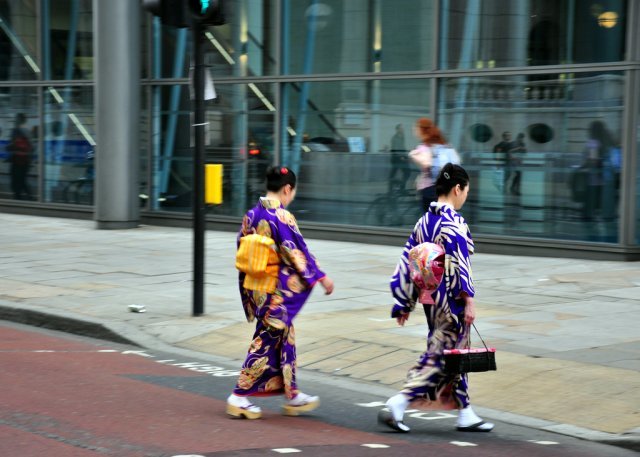 Geishas Crossing