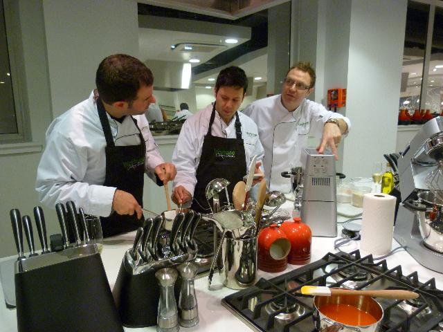 Course Manager Gordon McDermott (far right) lending a hand.
Photo courtesy of ZPR