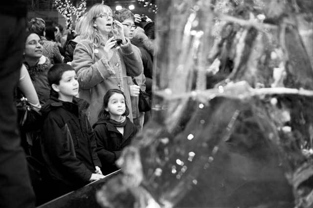ice-sculpting-canary-wharf-11.jpg