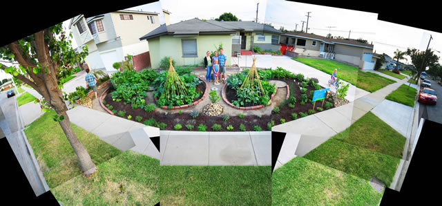 Fritz Haeg, Edible Estate Regional Prototype Garden 2006 © Fritz Haeg