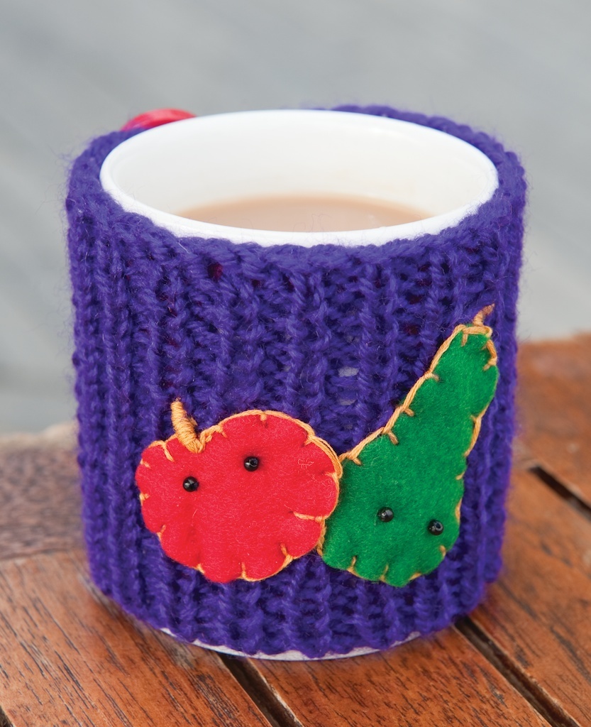 Mug Hugger with apples and pears, © F&amp;W Media