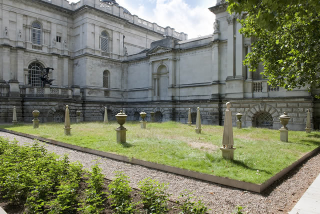 Pablo Bronstein, Garden à la Mode Tate Britain, London 2010. Courtesy Herald St, London and Franco Noero, Turin © Pablo Bronstein