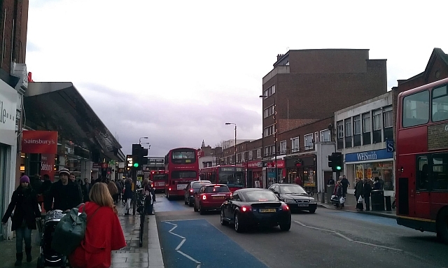 Balham. Look closely and you'll see the lights / photo by @rindiecinema