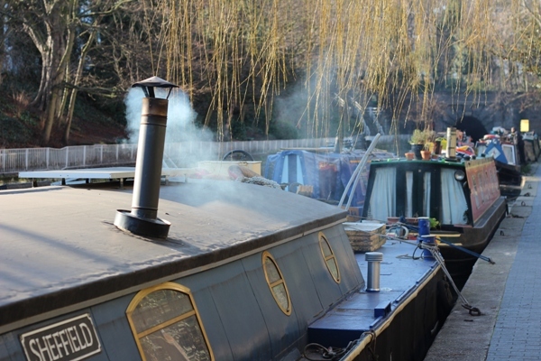 Keeping warm on Regent's Canal by Tim Woodall