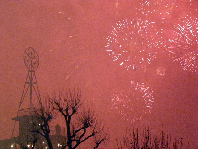 London's widely-praised New Year's Fireworks display cost a cool £276,000, by Rodents rule