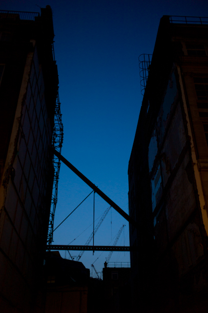 Time: 18:51, Location: Old Bailey, Title: "Cranes"