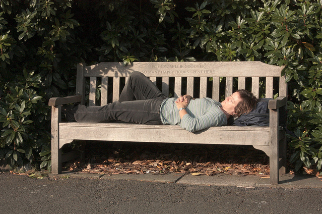 Bench snoozing, by Zefrog