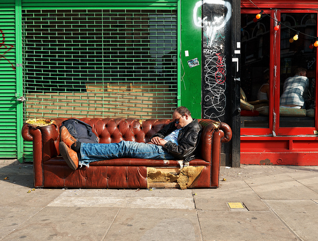 Couch surfing, by Bilkeau