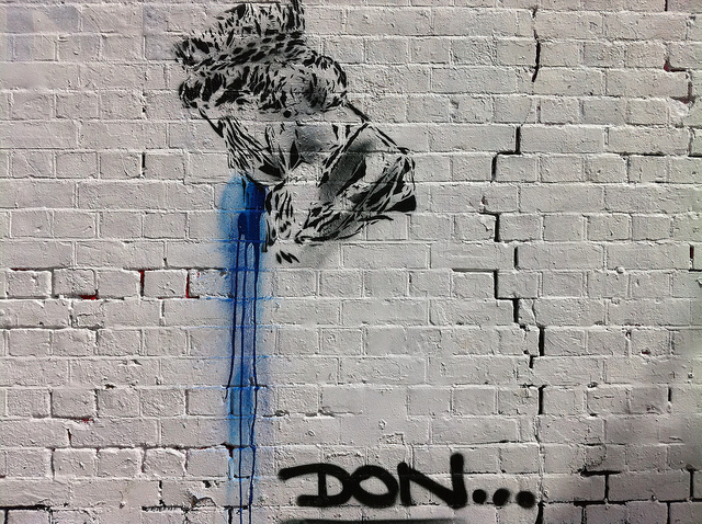 Puking queen by Don, on Great Eastern Street (M@)