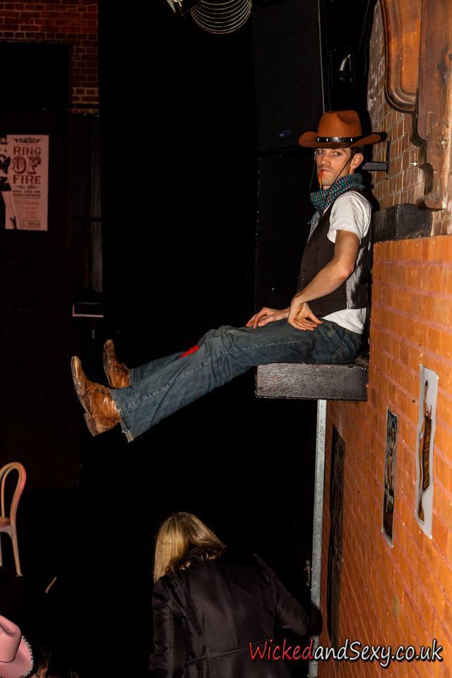 Review Dr Clive's Circus Jacksons Lane Londonist