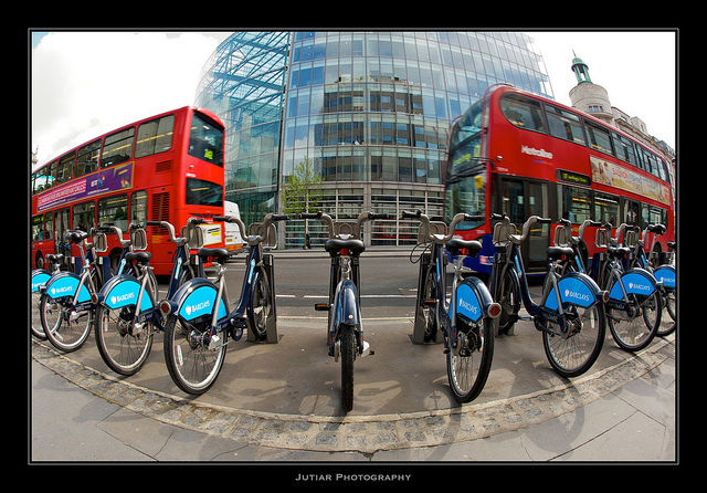 The red and blue of London transport, by Jutiar