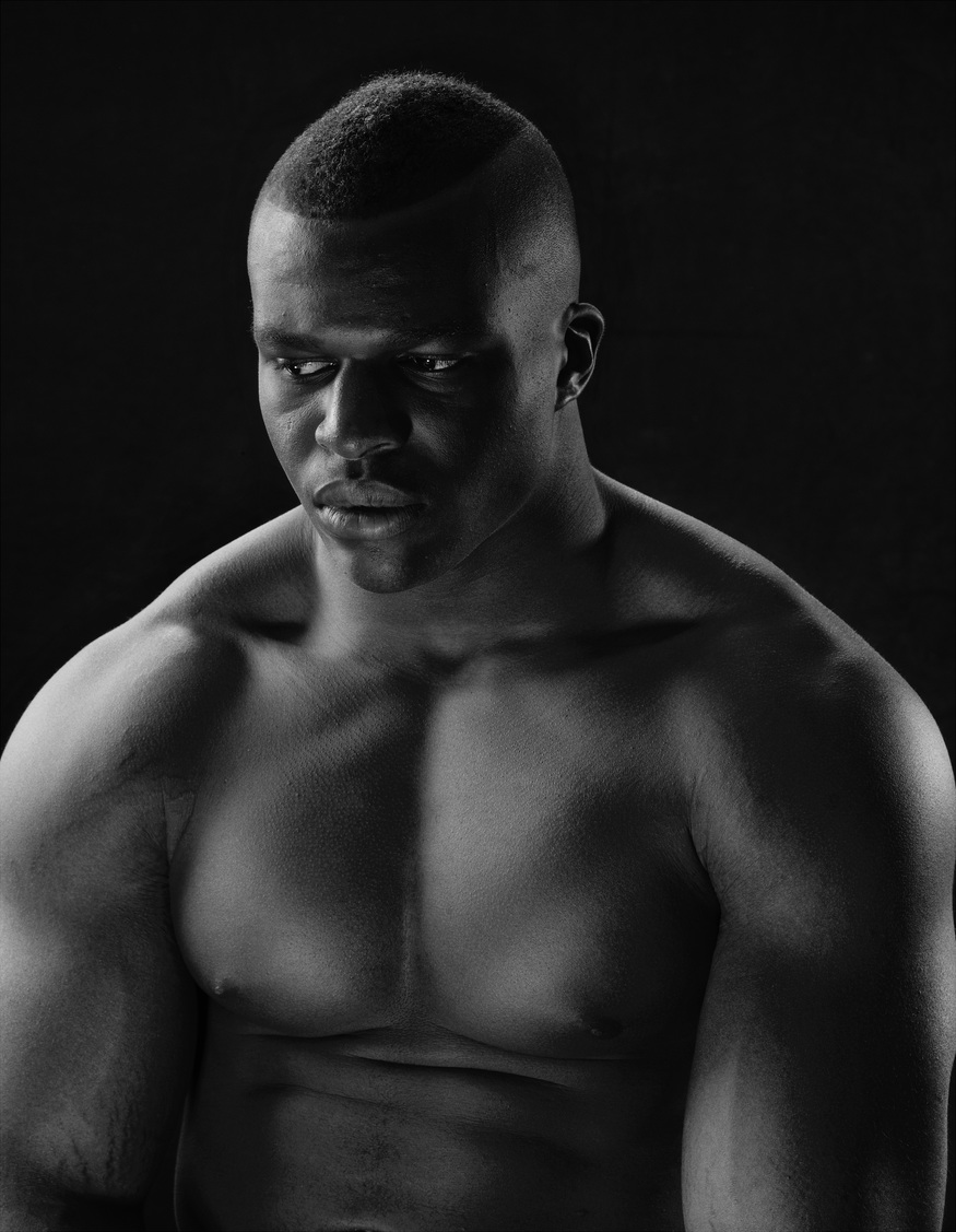 Lawrence Okoye, Photographed by Nadav Kander, London © Nadav Kander – National Portrait Gallery/BT Road to 2012 project