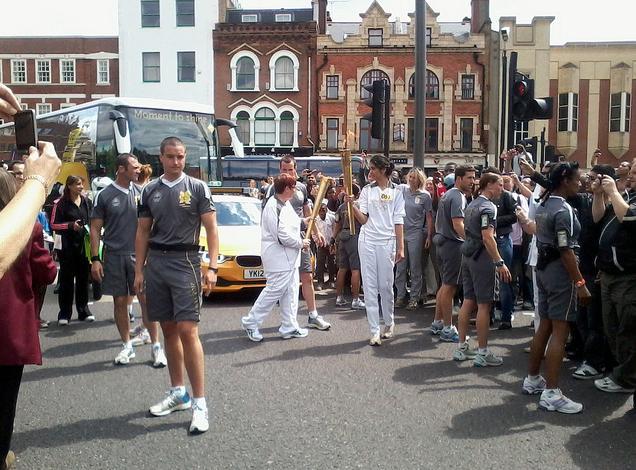 The torch is handed over in Stratford / photo by farida_share