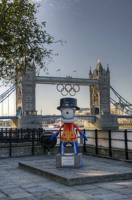 Mandeville outside the Tower, by mattomatto