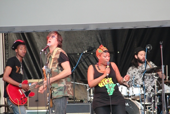 Ex-Libertine Carl Barât gets down with the Africa Express
