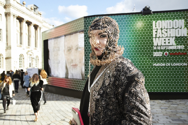 lfw_street_img_0006.jpg