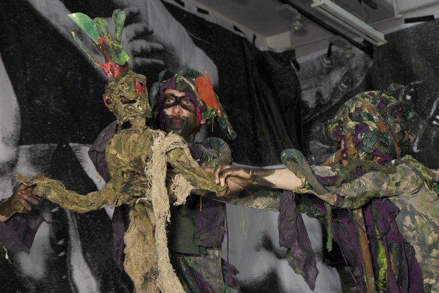 Spartacus Chetwynd, Odd Man Out, Sadie Coles, London, 05 May – 04 June 2011, inaugural performance 05 May. © Spartacus Chetwynd, courtesy Sadie Coles HQ, London