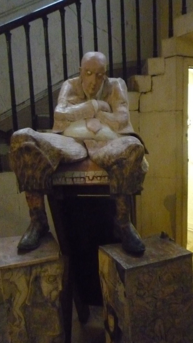 Terrifying statue en route to a clue