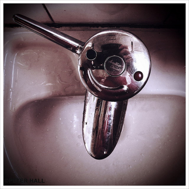 A happy tap in Springfield Park cafe, by peterphotographic