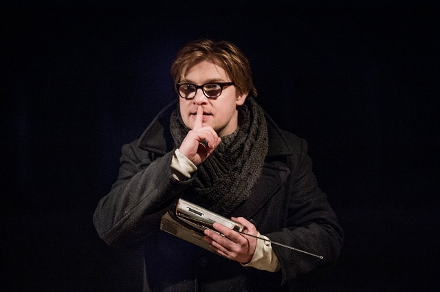 Hamlet - Shakespeare - The Rose, Bankside

Director - Martin Parr
Designer - Rebecca Brower

cast includes Jonathan Broadbent, Paul McKenna, Suzanne Marie Taylor, &amp; Jamie Sheasby