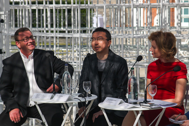 Sou Fujimoto (centre), flanked by Serpentine Gallery director Julia Peyton-Jones and David Glover of Aecom