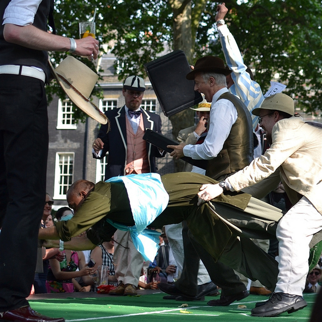 Briefcase dive