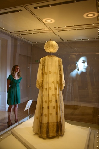 Made from luxurious Indian sari silk, this ensemble was designed by Carl Toms for Princess Margaret to wear to a fancy dress party in 1976. Kaftans and turbans were often worn by the Princess in the 1970s as "ethnic" clothing flooded into fashionable London boutiques. Historic Royal Palaces © Lord Linley and Lady Sarah Chatto