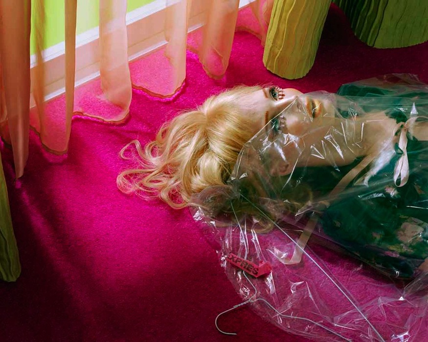 Miles Aldridge, Semi Detached. Image courtesy the artist and Brancolini Grimaldi