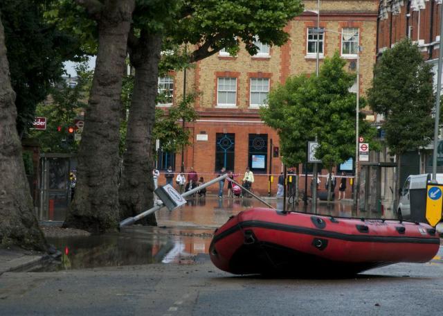 Photo of Herne Hill flood by Andy Thornley