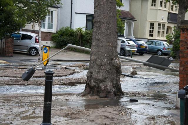 Photo of Herne Hill flood by Andy Thornley