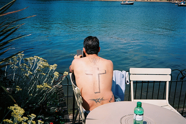 A cross in the park - The Serpentine by Fabio Lugaro